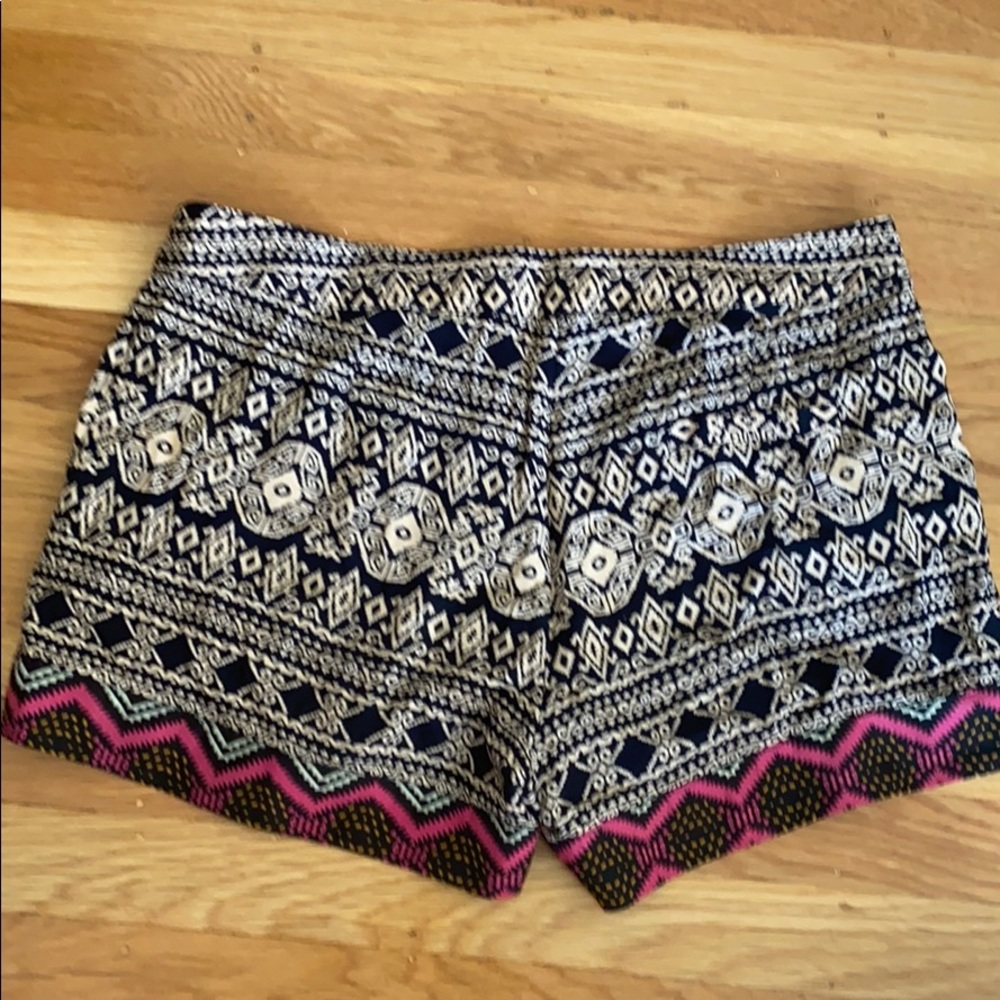 Patterned shorts - Picture 3 of 3